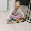 Medinis autovežis su mašinėlėmis