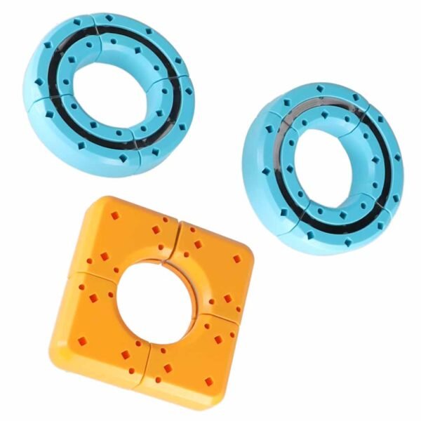 Magnetinis konstruktorius - lenktynių trasa su automobiliu, 54 dalys