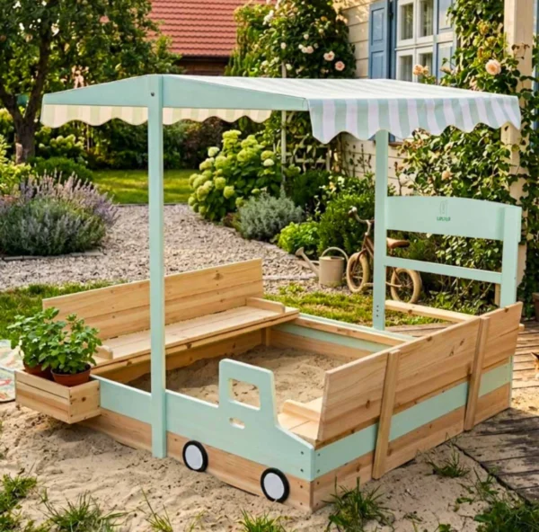 Medinė smėlio dėžė su stogeliu