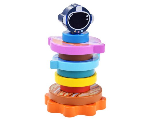 Medinė piramidė Kosmosas