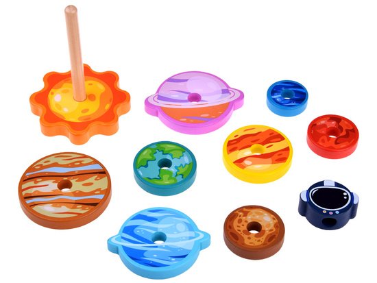 Medinė piramidė Kosmosas