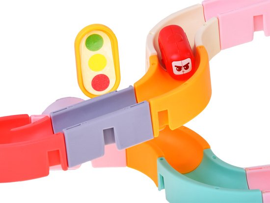 Kūrybiškas trasos rinkinys maudynėms