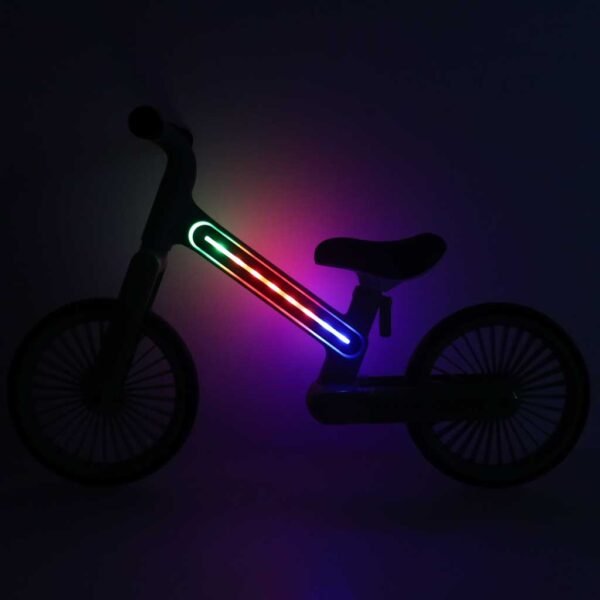 Rowerek-biegowy-Trike-Fix-Glow-LED-granatowy-181429 Šviečiantis balansinis dviratukas (tamsiai mėlynos spalvos)