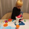 pol_pm_Masa-plastyczna-zestaw-Kruzzel-22563-17059_10 Didelis modeliavimo plastilino rinkinys su mikseriu – 5 spalvos ir daugybė priedų